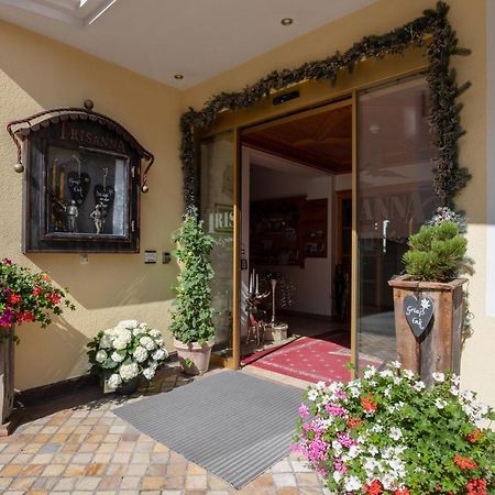 Alpenresidenz Trisanna Bed and Breakfast Ischgl Exteriör bild