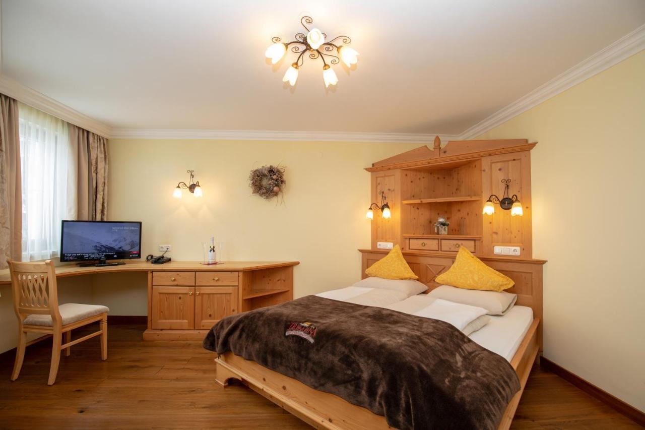 Alpenresidenz Trisanna Bed and Breakfast Ischgl Exteriör bild
