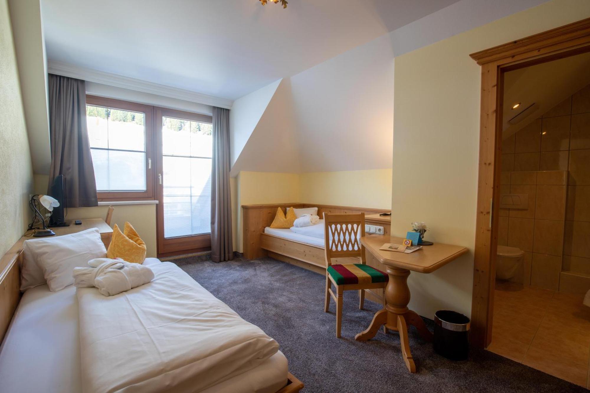 Alpenresidenz Trisanna Bed and Breakfast Ischgl Exteriör bild