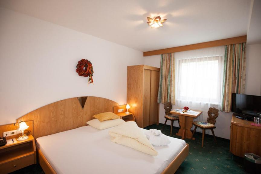 Alpenresidenz Trisanna Bed and Breakfast Ischgl Exteriör bild