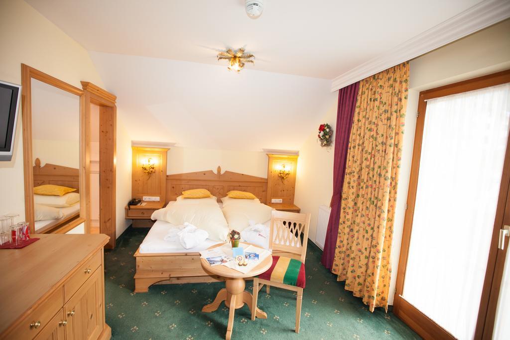 Alpenresidenz Trisanna Bed and Breakfast Ischgl Exteriör bild