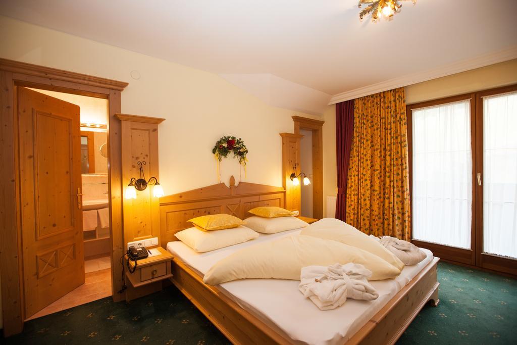 Alpenresidenz Trisanna Bed and Breakfast Ischgl Exteriör bild